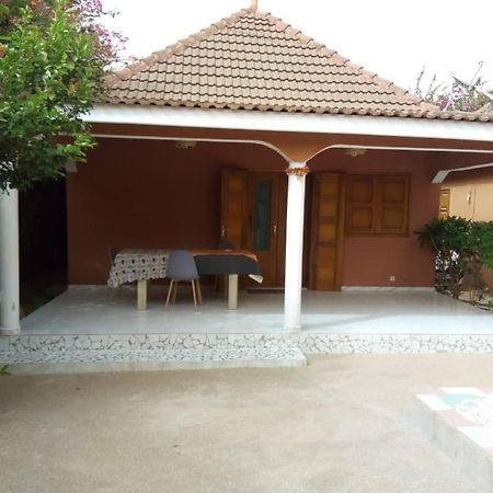 Bed and Breakfast Chez Coumba Et Daniel Saly Exterior foto
