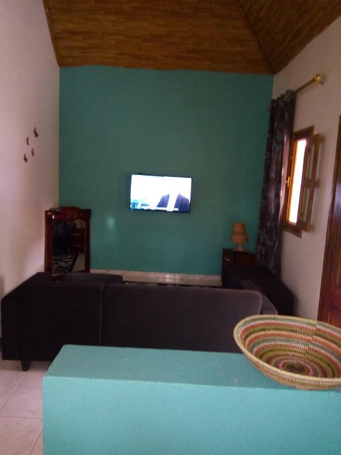 Bed and Breakfast Chez Coumba Et Daniel Saly Exterior foto