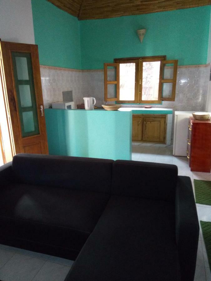 Bed and Breakfast Chez Coumba Et Daniel Saly Exterior foto