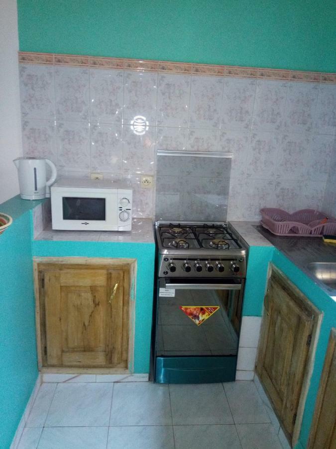 Bed and Breakfast Chez Coumba Et Daniel Saly Exterior foto