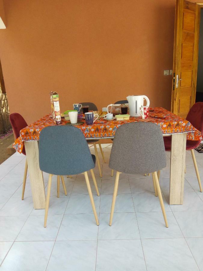 Bed and Breakfast Chez Coumba Et Daniel Saly Exterior foto
