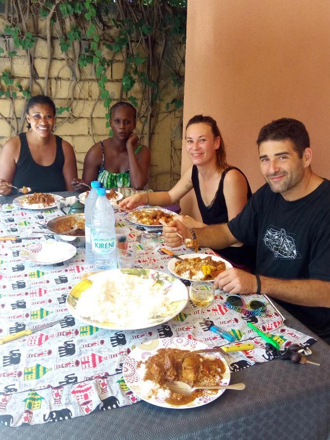 Bed and Breakfast Chez Coumba Et Daniel Saly Exterior foto